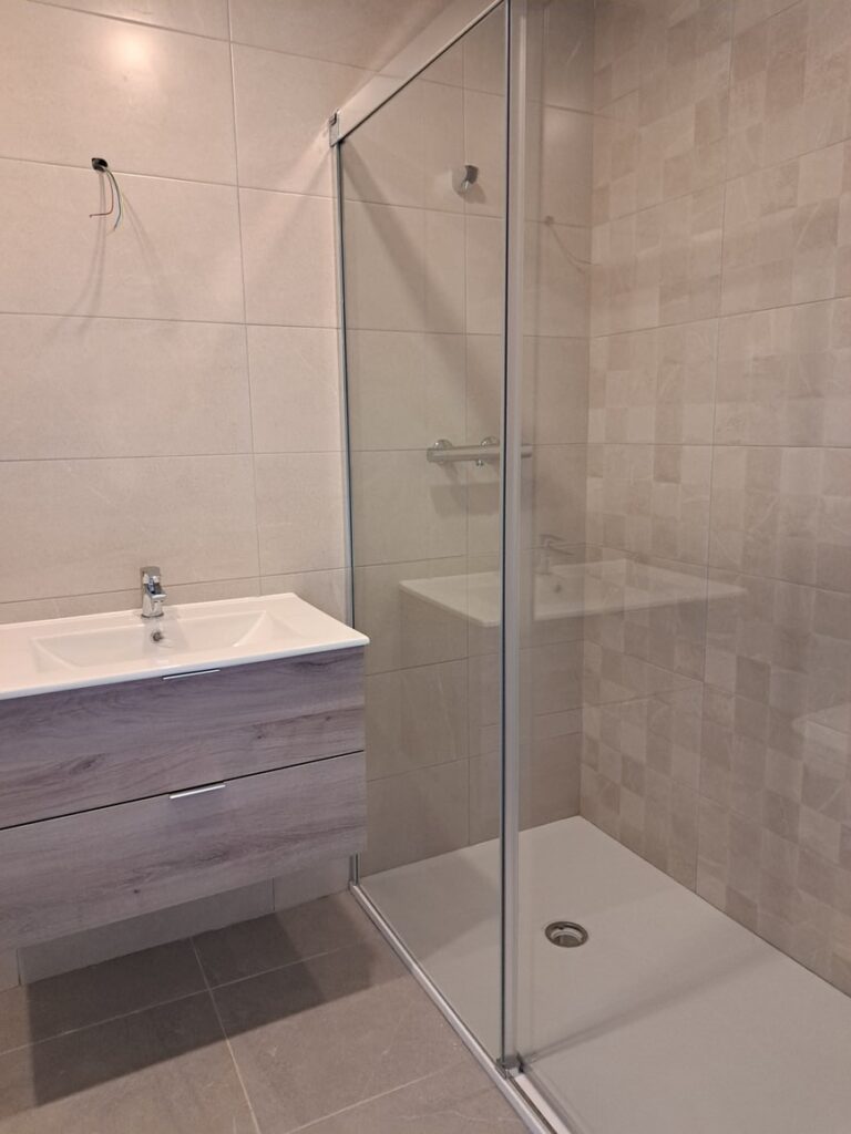 baños en residencial amadeo i